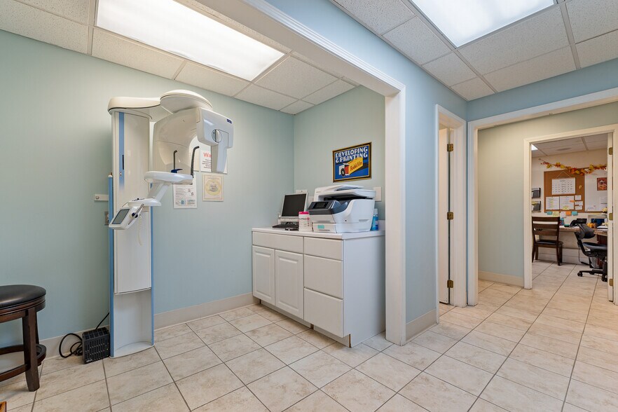 More Photos Of 5555 Us-60 E, Huntington Office For Sale