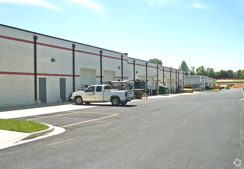 More Photos Of 5800 Woodcliff Rd, Bowie Warehouse For Sale