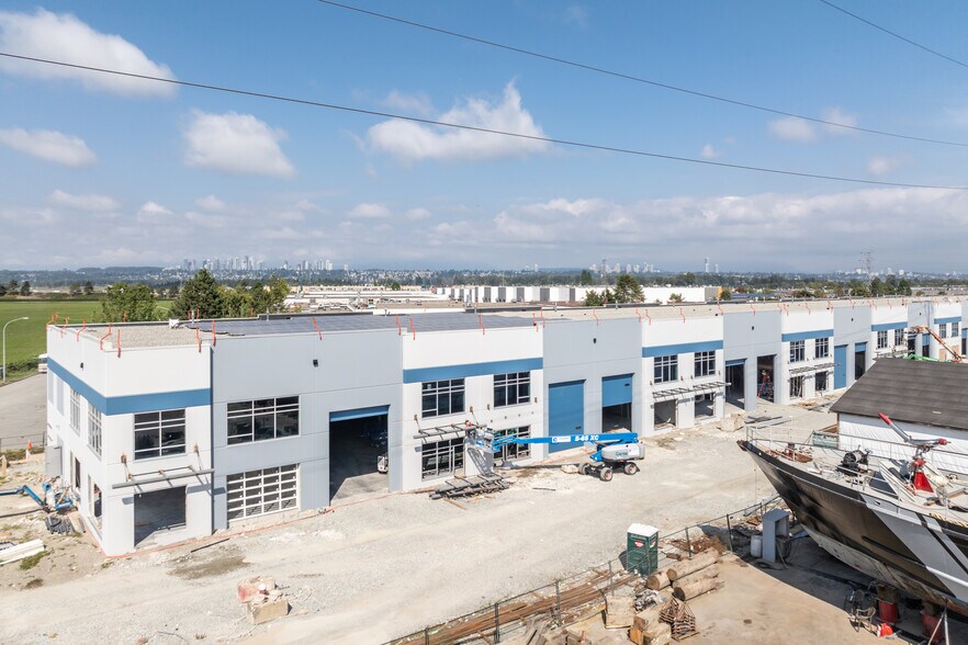 More Photos Of 6811 Graybar Rd, Richmond Warehouse For Lease