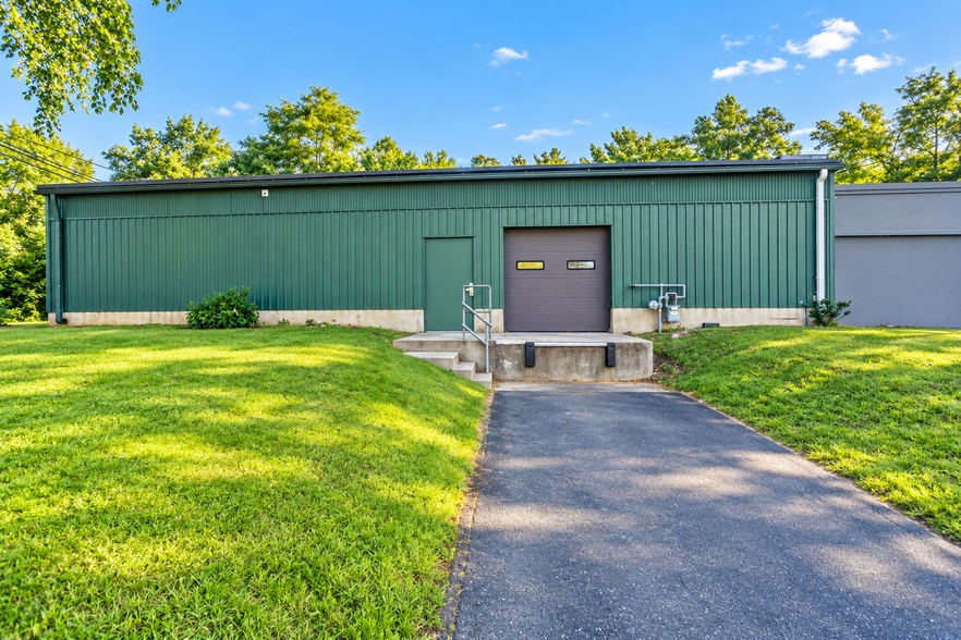 More Photos Of 21 Mainline Dr, Westfield Warehouse For Sale