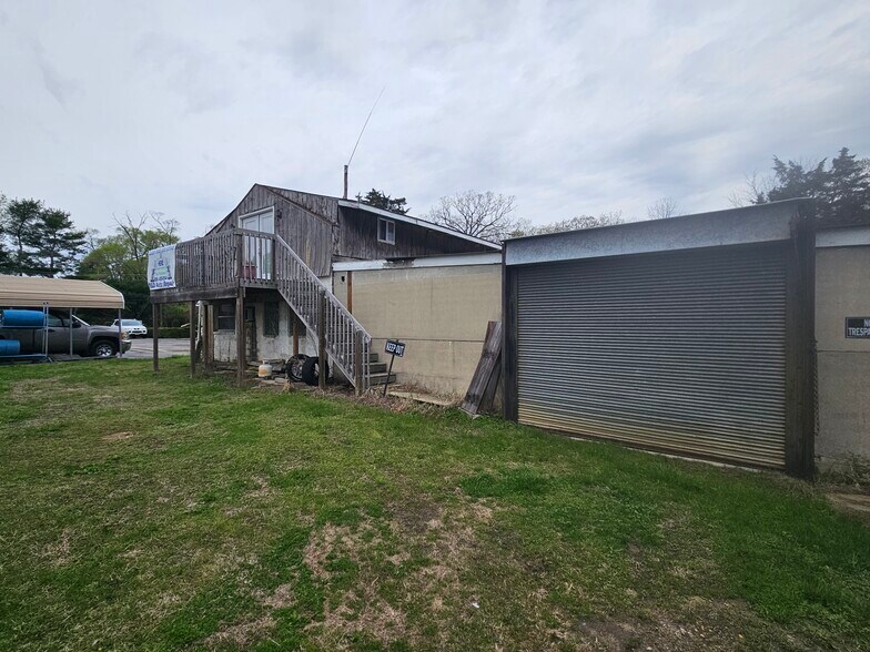 More Photos Of 1737 S Burlington Rd, Bridgeton Flex For Sale