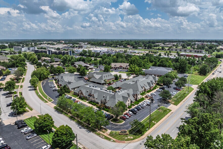 More Photos Of 1420-1426 E Bradford Pky, Springfield Medical For Lease