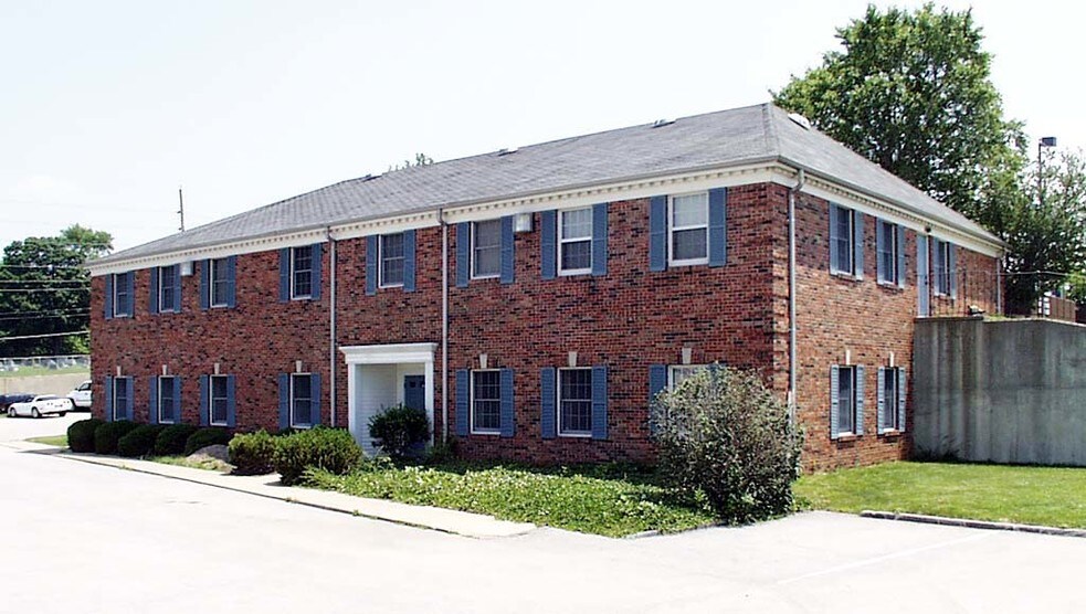 More Photos Of 2777 W Clay St, Saint Charles Office For Lease