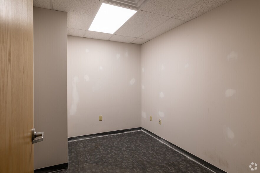 More Photos Of 175 Amherst St, Nashua Freestanding For Lease