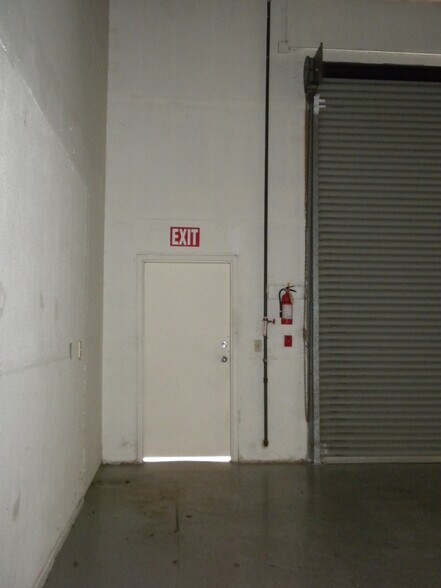 More Photos Of 40 Union Way, Vacaville Warehouse For Lease