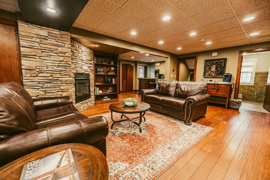 More Photos Of 1507 Monroe Ave, Rochester Office For Sale