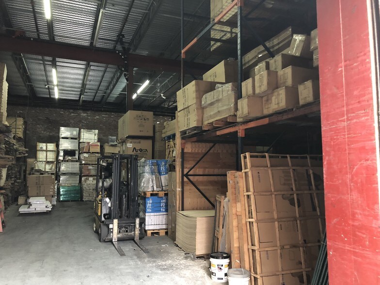 More Photos Of 582 Johnson Ave, Brooklyn Contractor Storage Yard For Lease