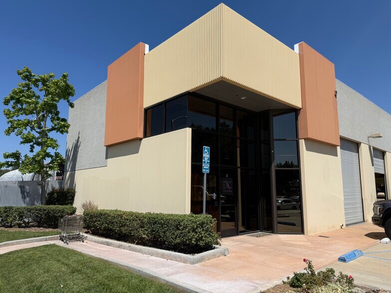 More Photos Of 9027 Canoga Ave, Canoga Park Manufacturing For Lease