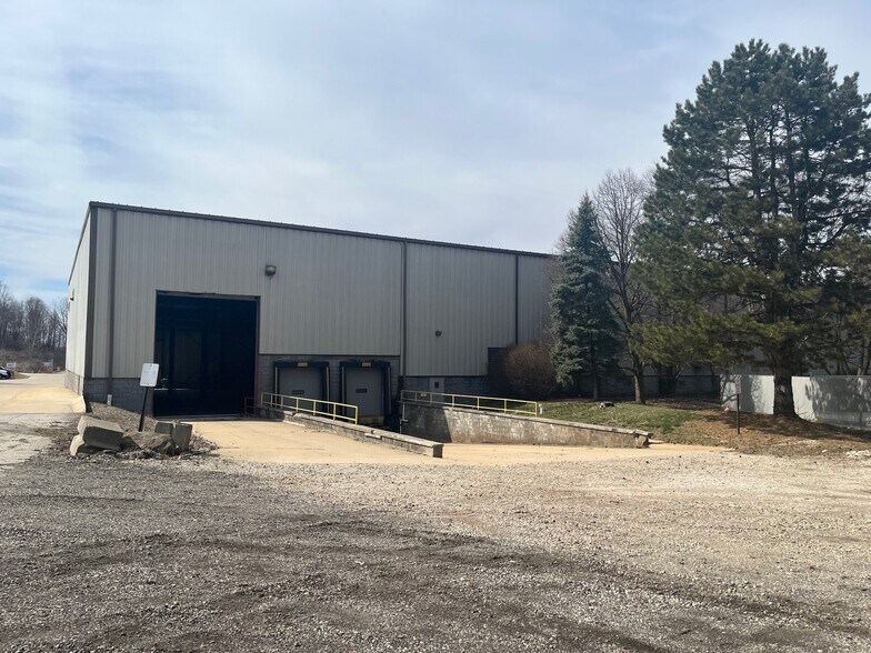 More Photos Of 180 South Ave, Tallmadge Manufacturing For Lease