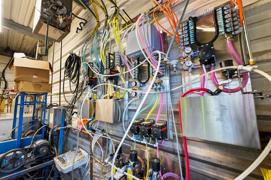 More Photos Of 805 Poindexter Ave, Cleburne Carwash For Sale