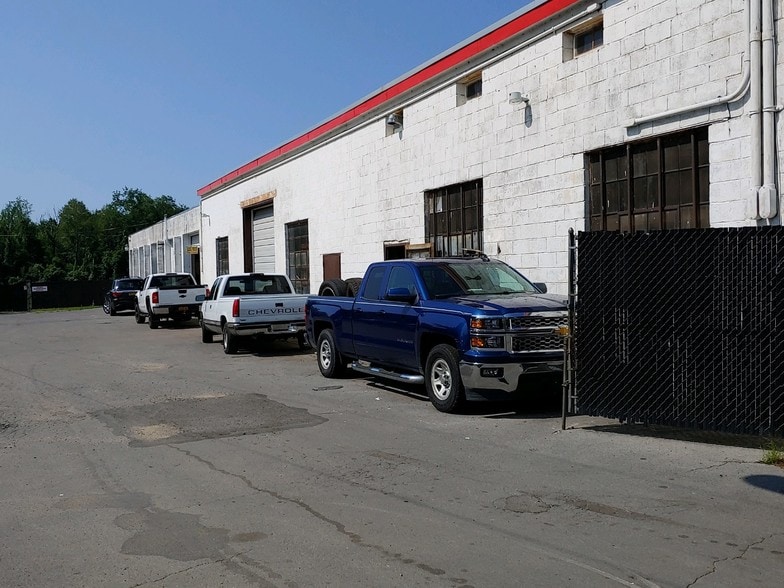 More Photos Of 6622 Martin St, Rome Auto Repair For Lease
