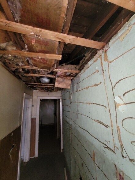More Photos Of 1823 W 8th St, Muncie Multifamily For Sale