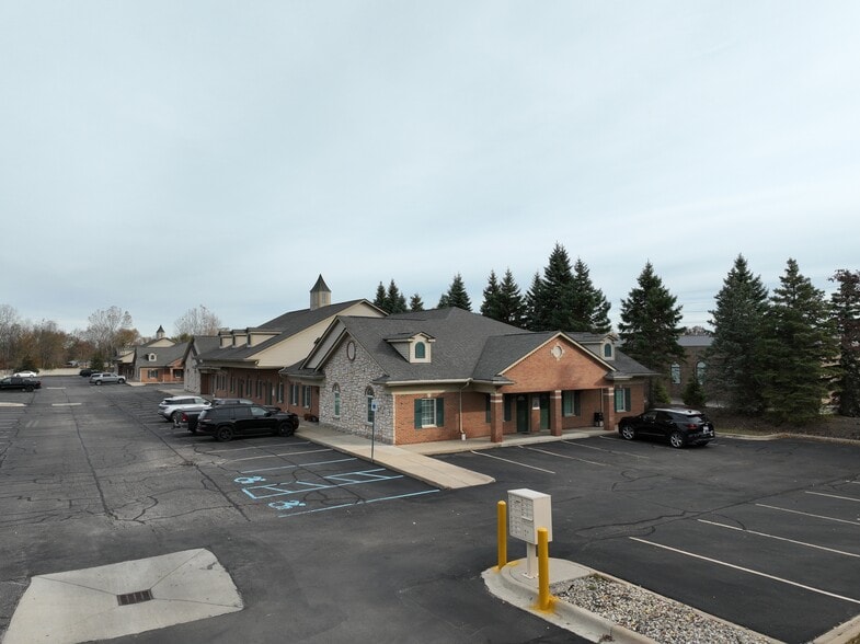 Primary Photo Of 43150-43154 Dequindre Rd, Sterling Hts, Sterling Heights Medical For Lease