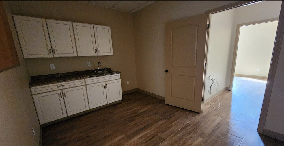 More Photos Of 6712 FM 715, Midland Warehouse For Lease