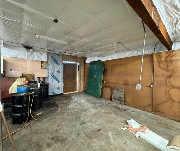 More Photos Of 405 S National Ave, Bremerton Service For Sale