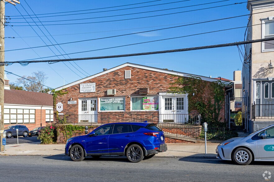 Primary Photo Of 626 McLean Ave, Yonkers Office For Sale