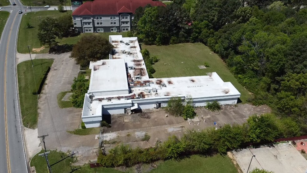 More Photos Of 701 N Access Rd, Longview Office For Sale