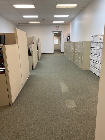 More Photos Of 1-3 Corporate Dr, Danbury Light Manufacturing For Sale