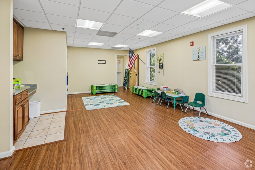 More Photos Of 3538 Moncure Ave, Falls Church Daycare Center For Sale