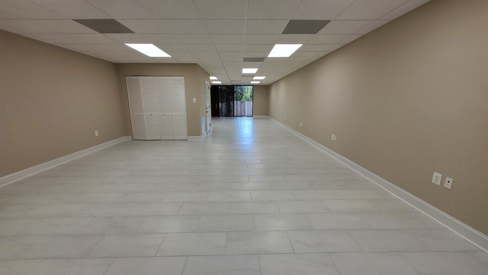 More Photos Of 3821-3859 Farragut Ave, Kensington Office For Lease