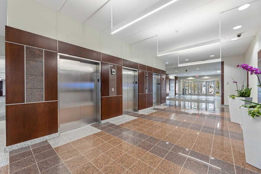 More Photos Of 6225 N State Highway 161, Irving Office For Lease