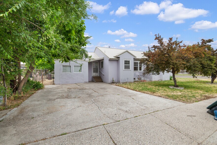 More Photos Of 191 SW 5th Ave, Ontario Specialty For Sale