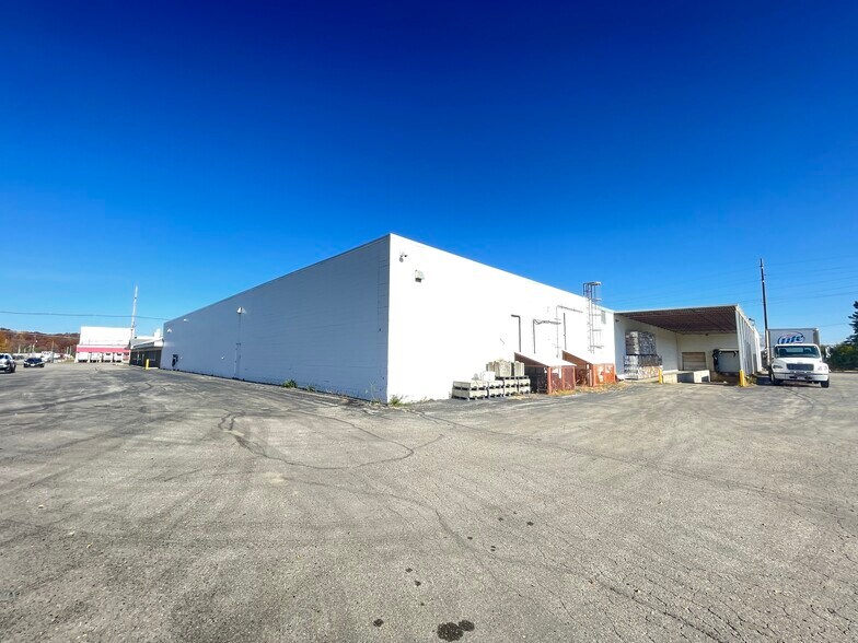 More Photos Of 2325 Sybrant Rd, Traverse City Warehouse For Sale