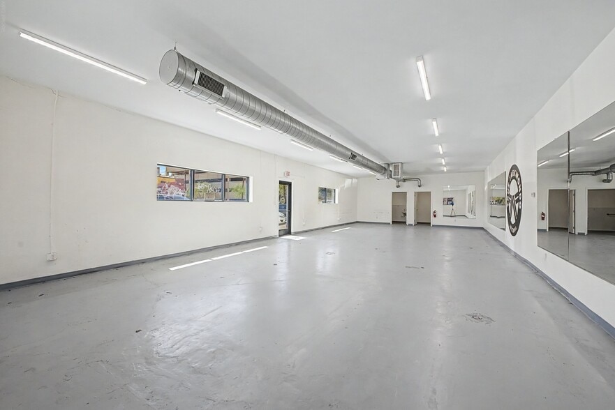 More Photos Of 1805 W Van Buren St, Phoenix Storefront Retail Office For Sale