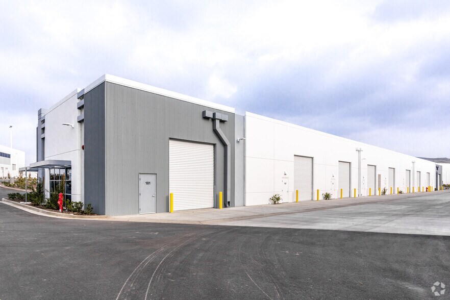 More Photos Of 4 Latitude Way, Corona Warehouse For Lease