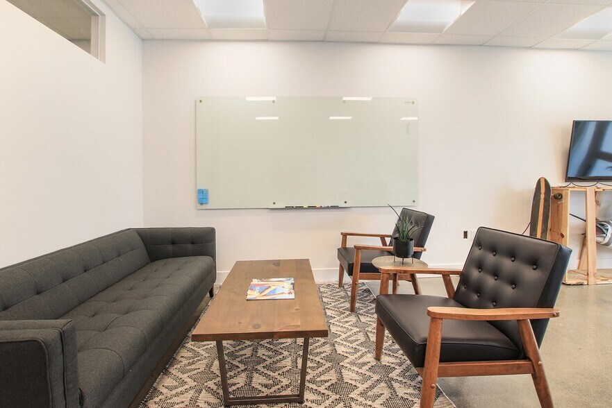 More Photos Of 11 Embarcadero West, Oakland Office For Lease