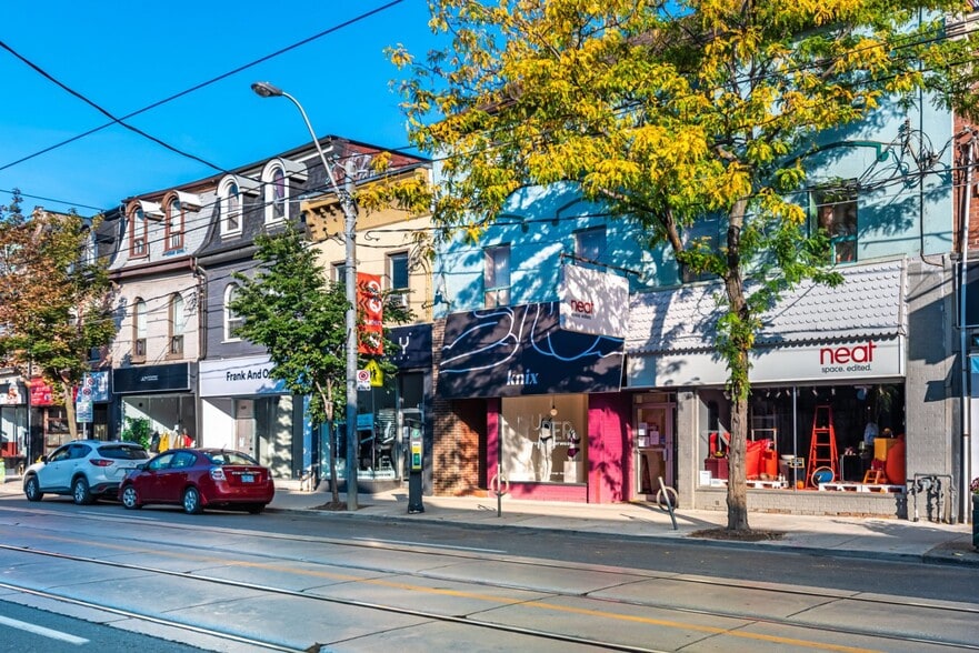 Primary Photo Of 628-630 Queen St W, Toronto Storefront Retail Residential For Lease