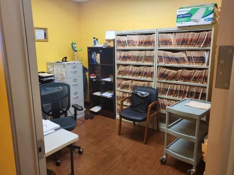 More Photos Of 9900 Stockdale Hwy, Bakersfield Medical For Sale