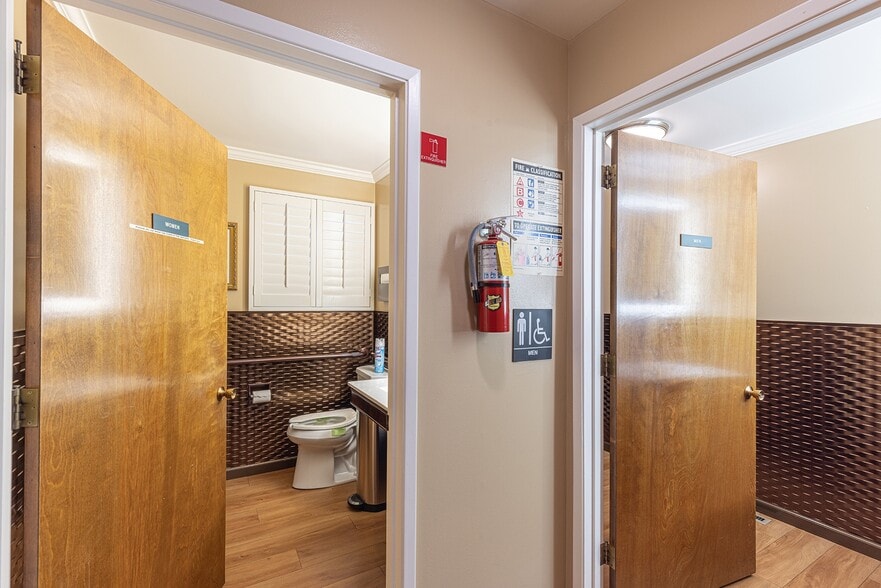 More Photos Of 2211 4th St, Santa Rosa Medical For Sale