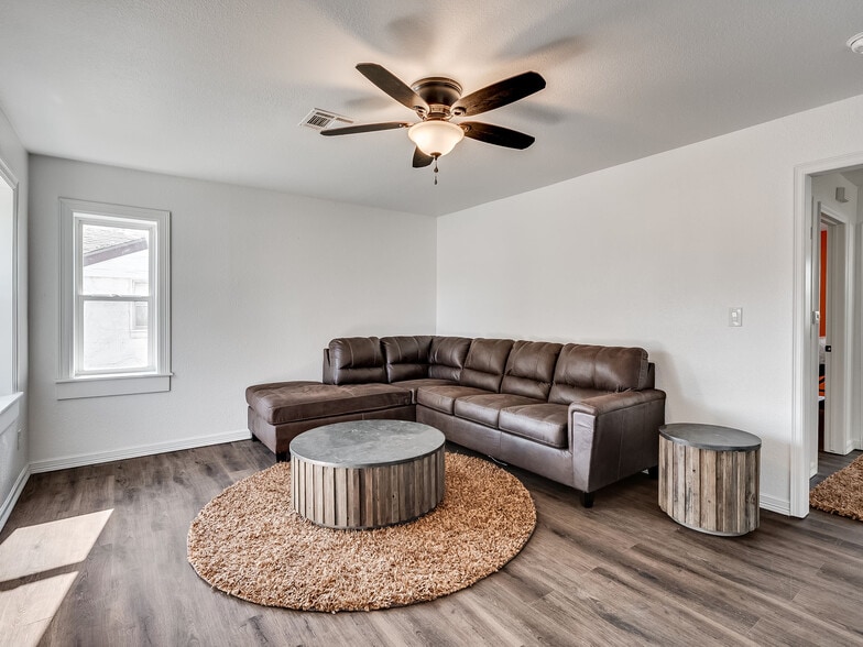 More Photos Of 2508 W I 44 Service Rd, Oklahoma City Storefront Retail Office For Sale