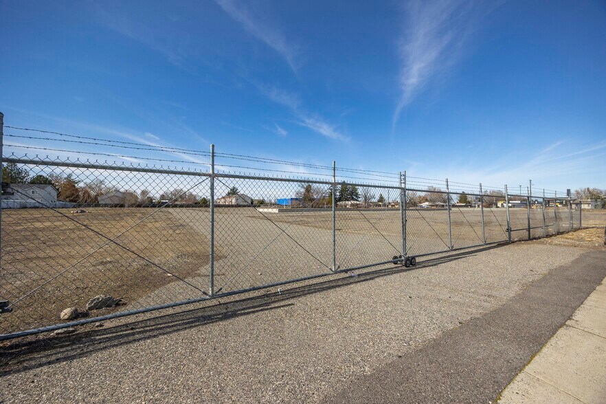More Photos Of 5705 W Clearwater Ave, Kennewick Land For Sale