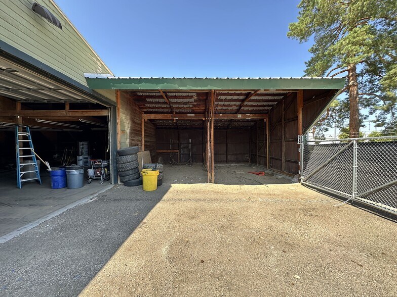 More Photos Of 2201 Lake Ave, Thornton Warehouse For Sale