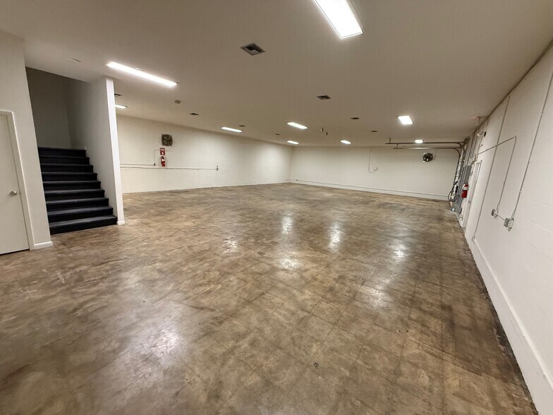 More Photos Of 107 E New Haven Ave, Melbourne General Retail For Sale