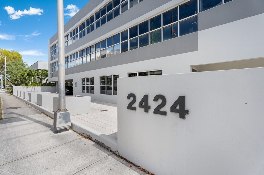 More Photos Of 2424 S Dixie Hwy, Coconut Grove Loft Creative Space For Sale