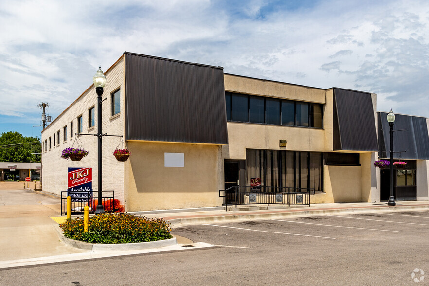 Primary Photo Of 118 E Commercial St, Broken Arrow Office For Lease