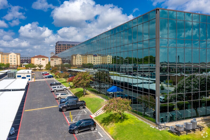 More Photos Of 84 NE Loop 410, San Antonio Office For Lease