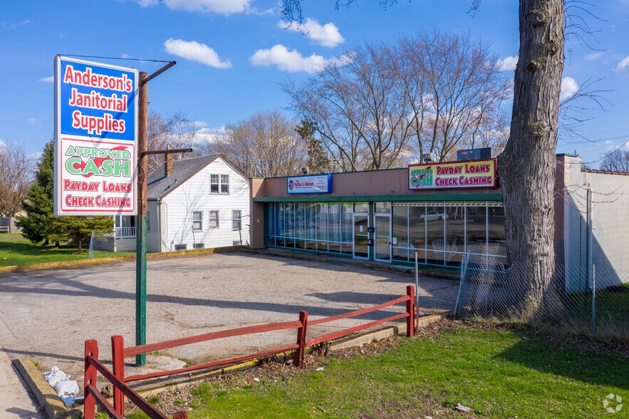 More Photos Of 950-954 Ecorse Rd, Ypsilanti Freestanding For Lease