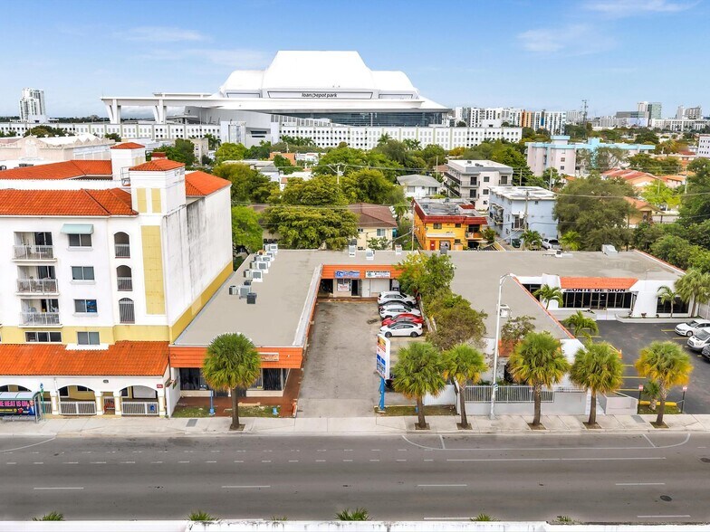More Photos Of 1451 W Flagler St, Miami General Retail For Sale