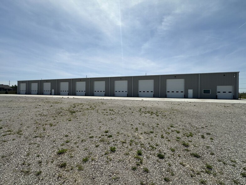More Photos Of 16001 Boyle Lane, Evansville Warehouse For Lease