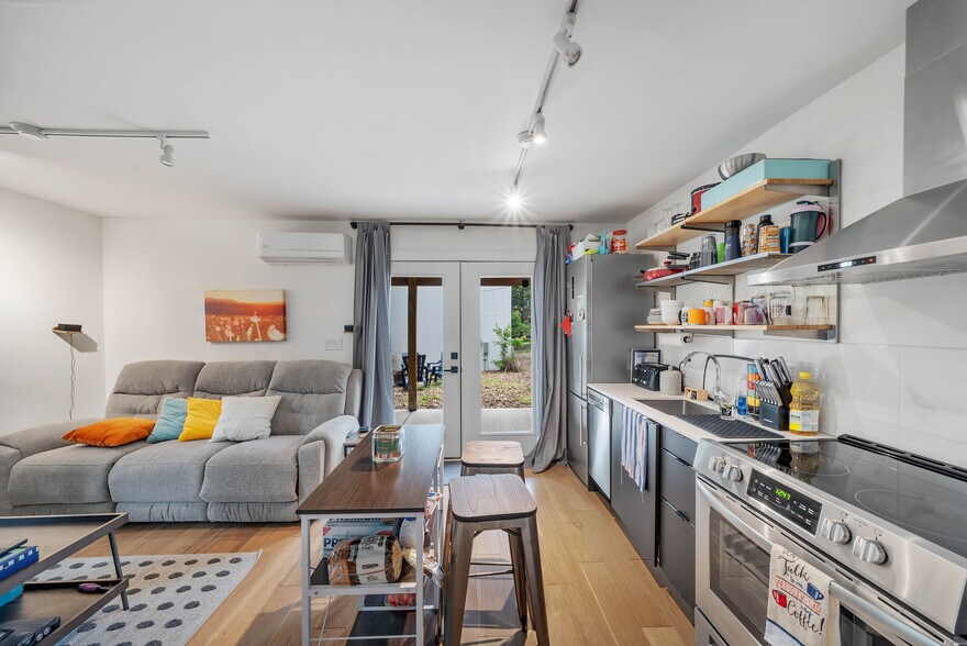 More Photos Of 56 E 32nd St, Kansas City Apartments For Sale