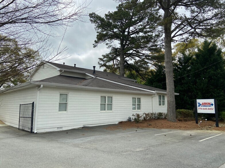 More Photos Of 1137 Alpharetta St, Roswell Office Residential For Lease