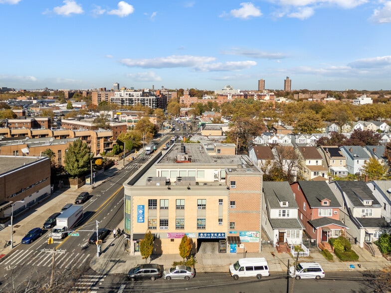 More Photos Of 7543 Parsons Blvd, Flushing Storefront Retail Office For Sale