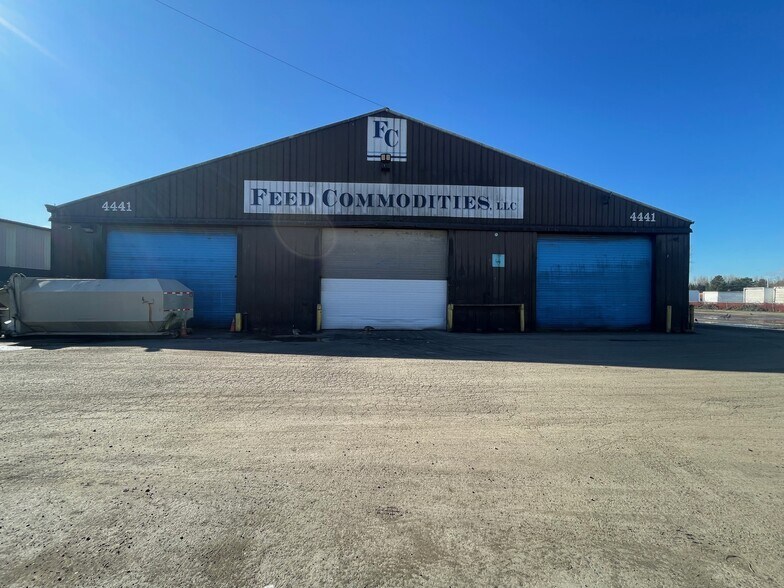 More Photos Of 4441 NE 148th Ave, Portland Warehouse For Sale