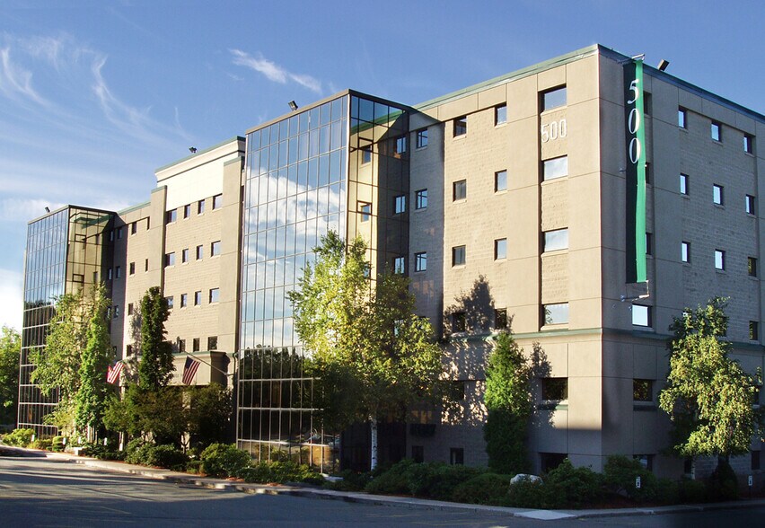 More Photos Of 500 W Cummings Park, Woburn Office For Lease