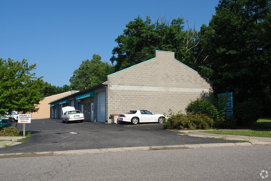 Primary Photo Of 400 Business Centre Dr, Lansing Research And Development For Lease