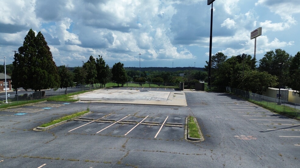 More Photos Of 112 Interstate Blvd, Anderson Land For Lease